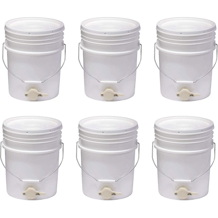 Little Giant BKT5 Plastic Honey Extractor Bucket with Honey